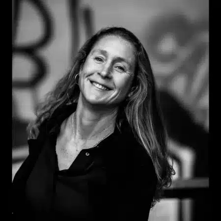 Helena Kallner.Psicoterapeuta, profesora y supervisora de Psicoterapia Somática del Desarrollo (DSP).